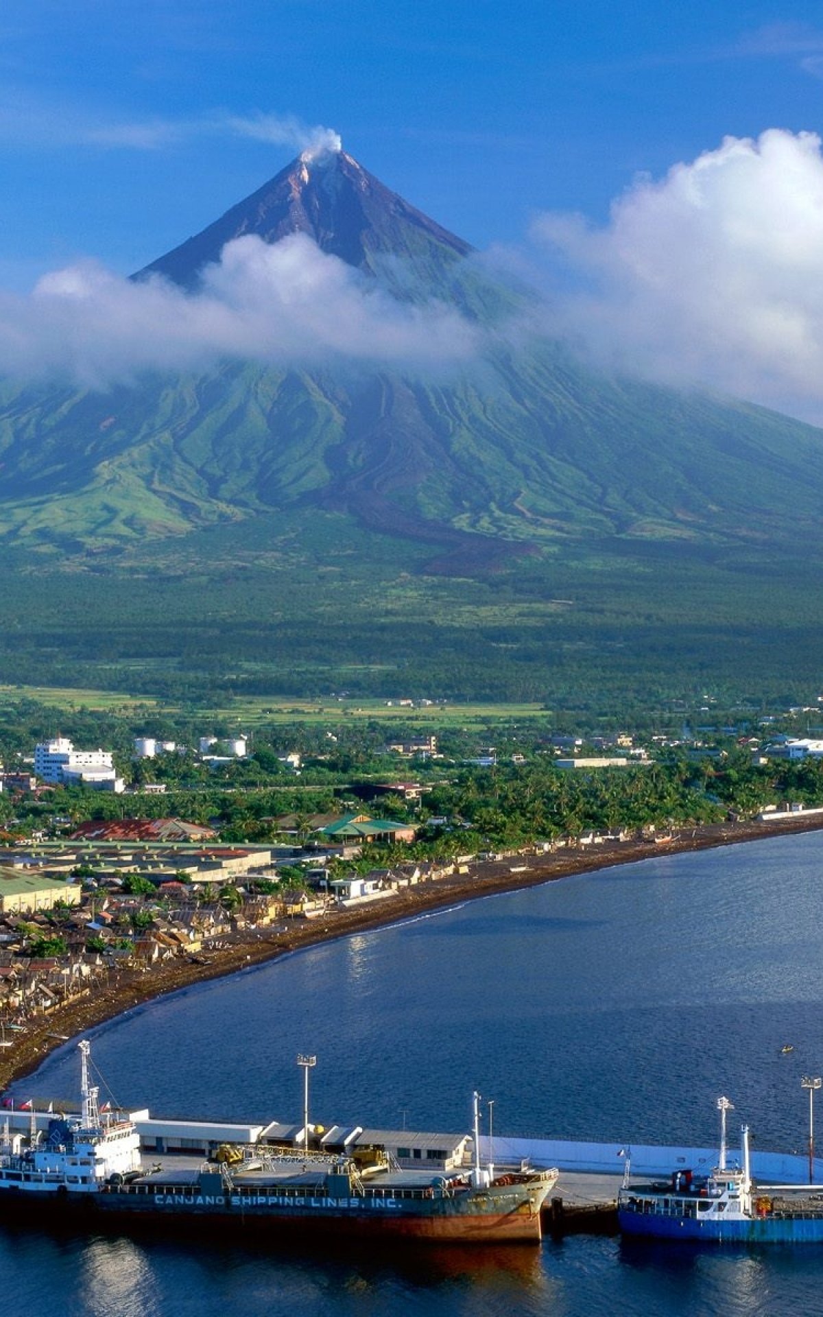 mayon volcano download 3d and abstract wallpapers high-quality images desktop and mobile hd phone
