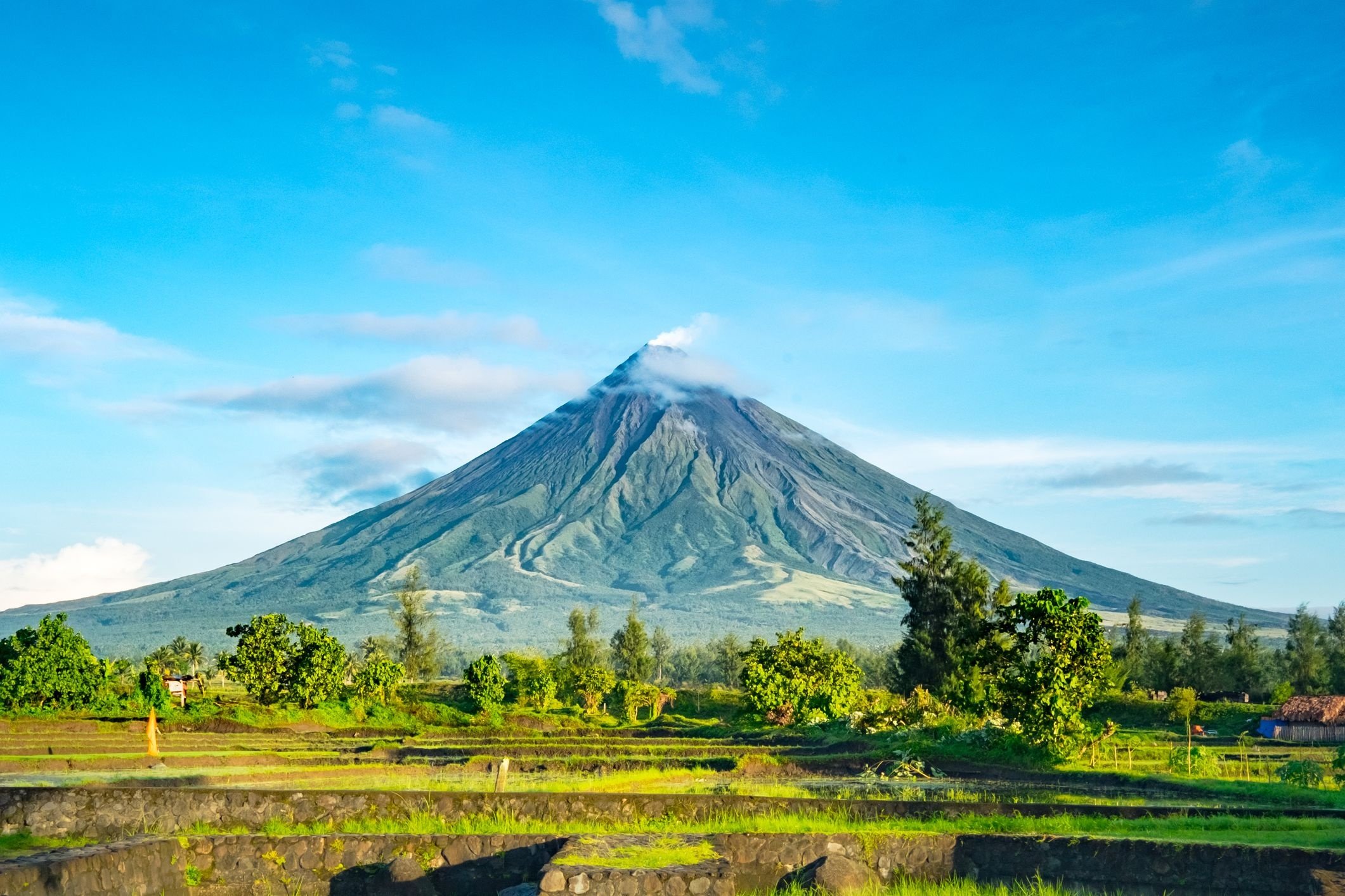 mayon volcano dangerous volcanoes natural wonders thrilling landscapes hd desktop