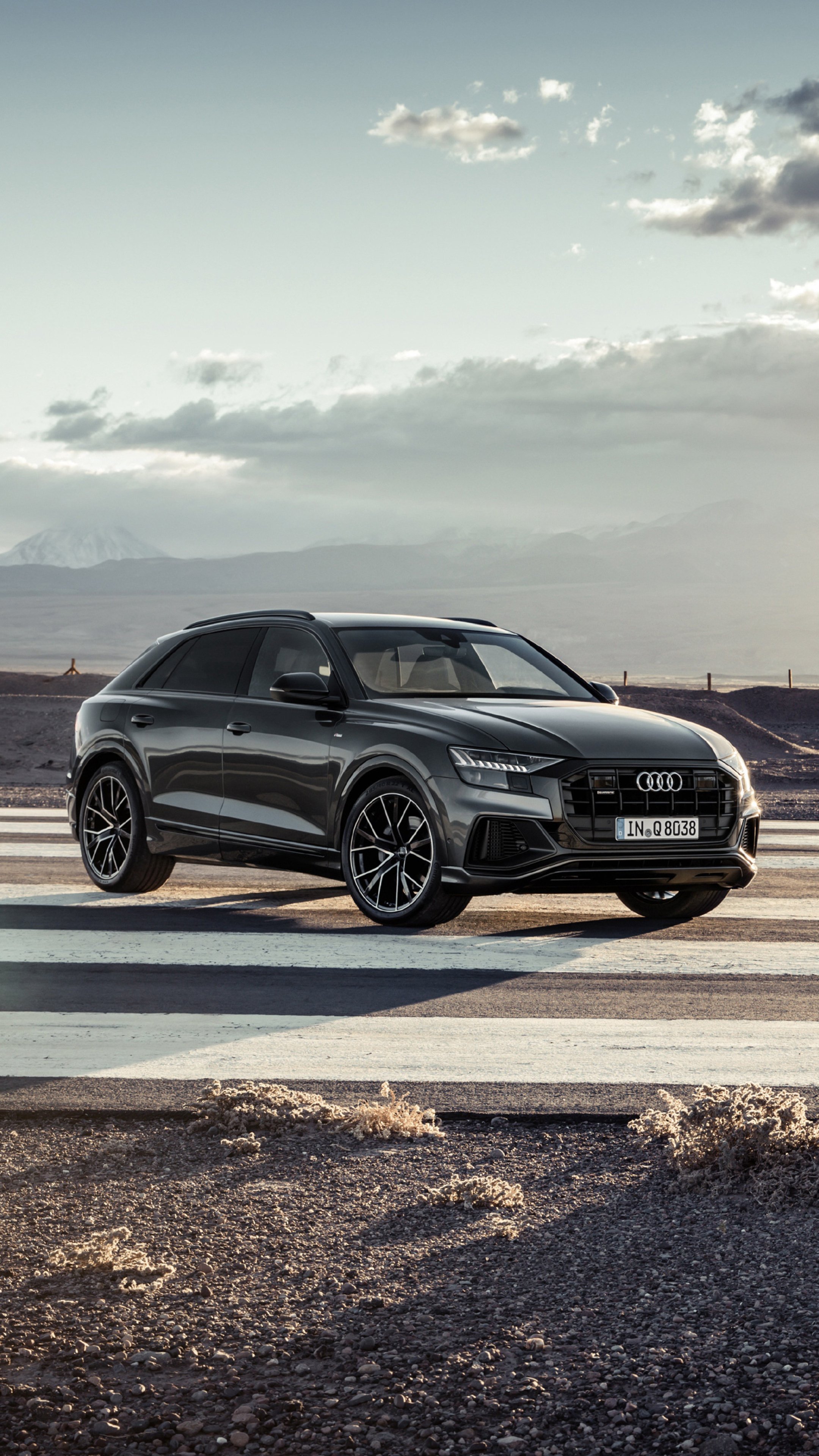 audi q8 exquisite luxury powerful performance cutting-edge technology 4k phone