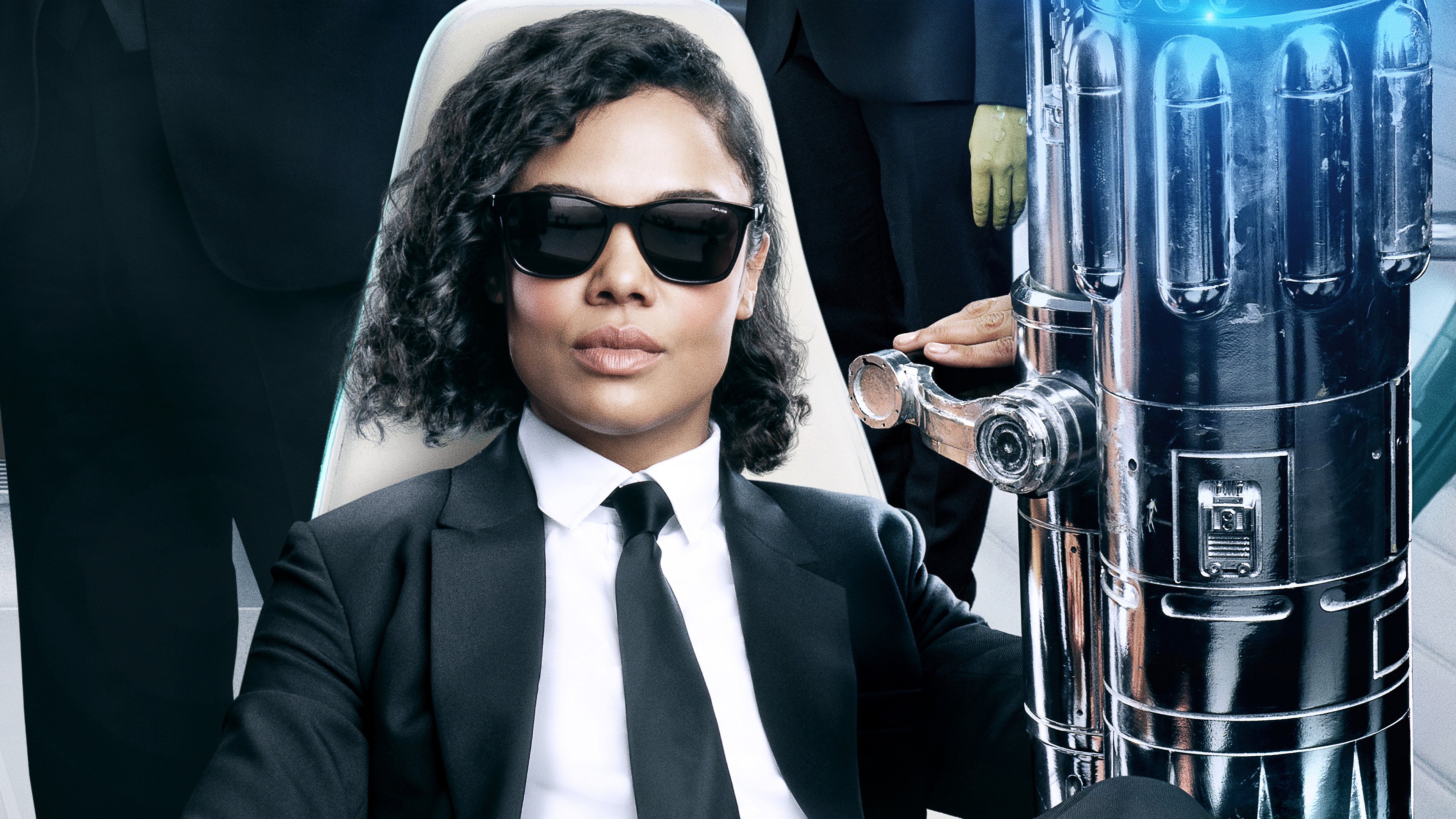 chris hemsworth action-packed scenes men in black international agent h 4k desktop