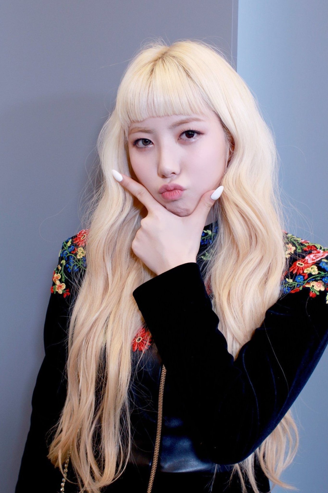 ireh of purple kiss purple kiss on pinterest k-pop girl group hd phone