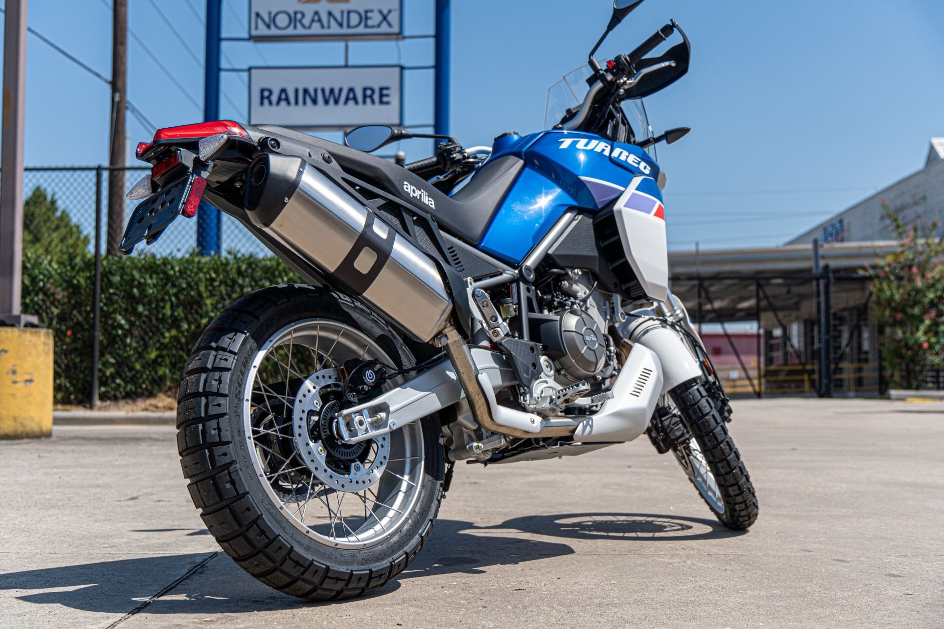 aprilia tuareg 660 auto motorcycle indaco tagelmust color hd desktop