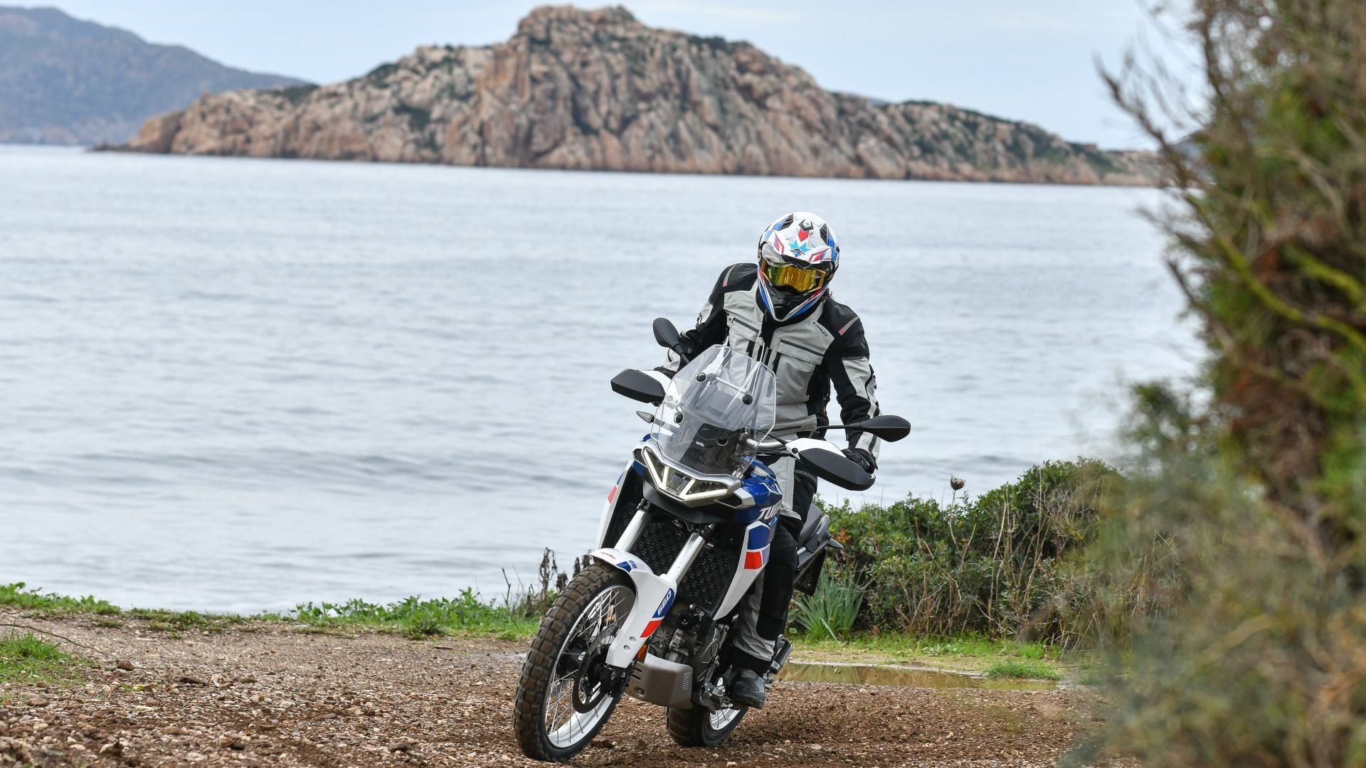 aprilia tuareg 660 video prova su strada scheda tecnica full hd desktop