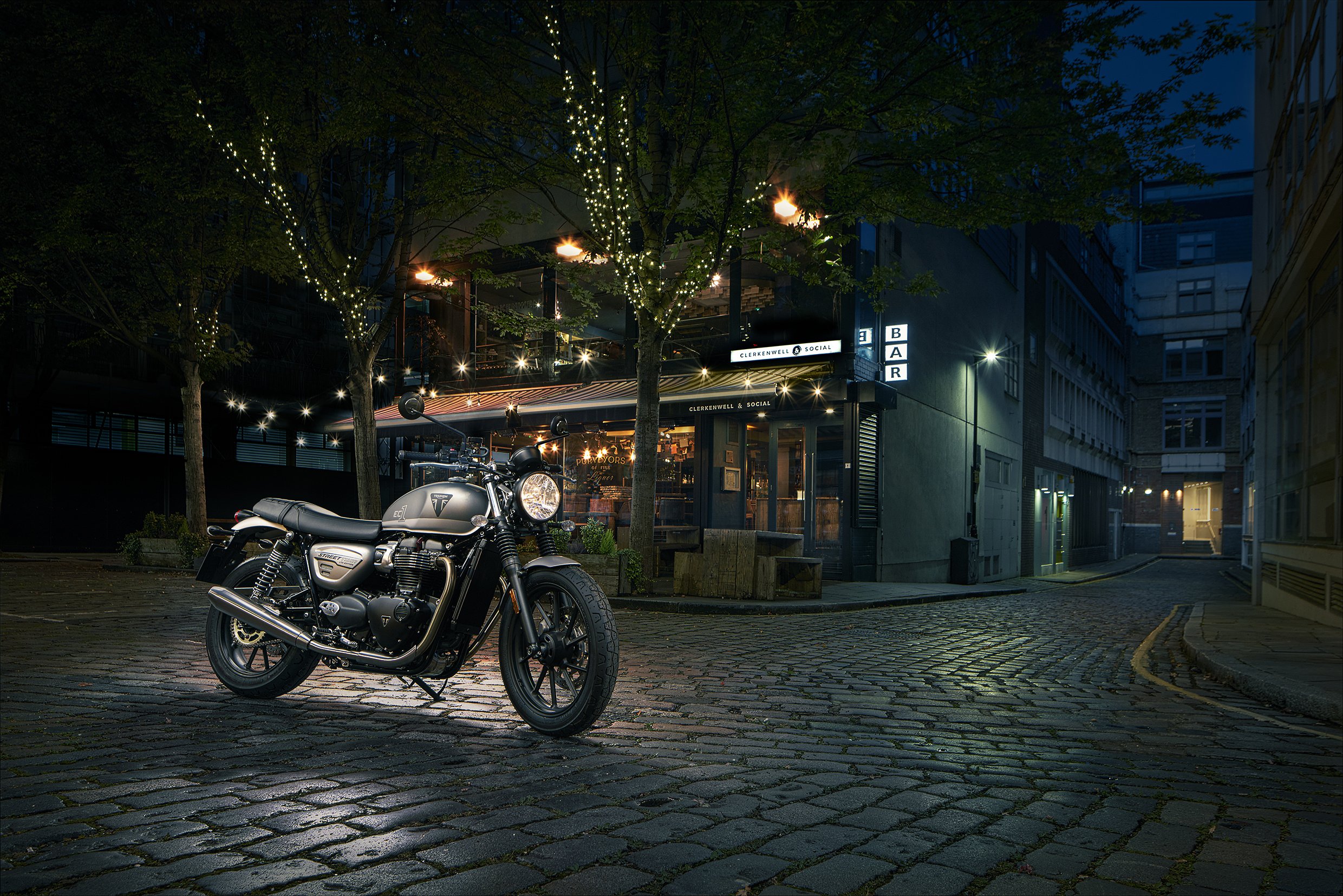 2022 model triumph street twin wallpaper hd desktop