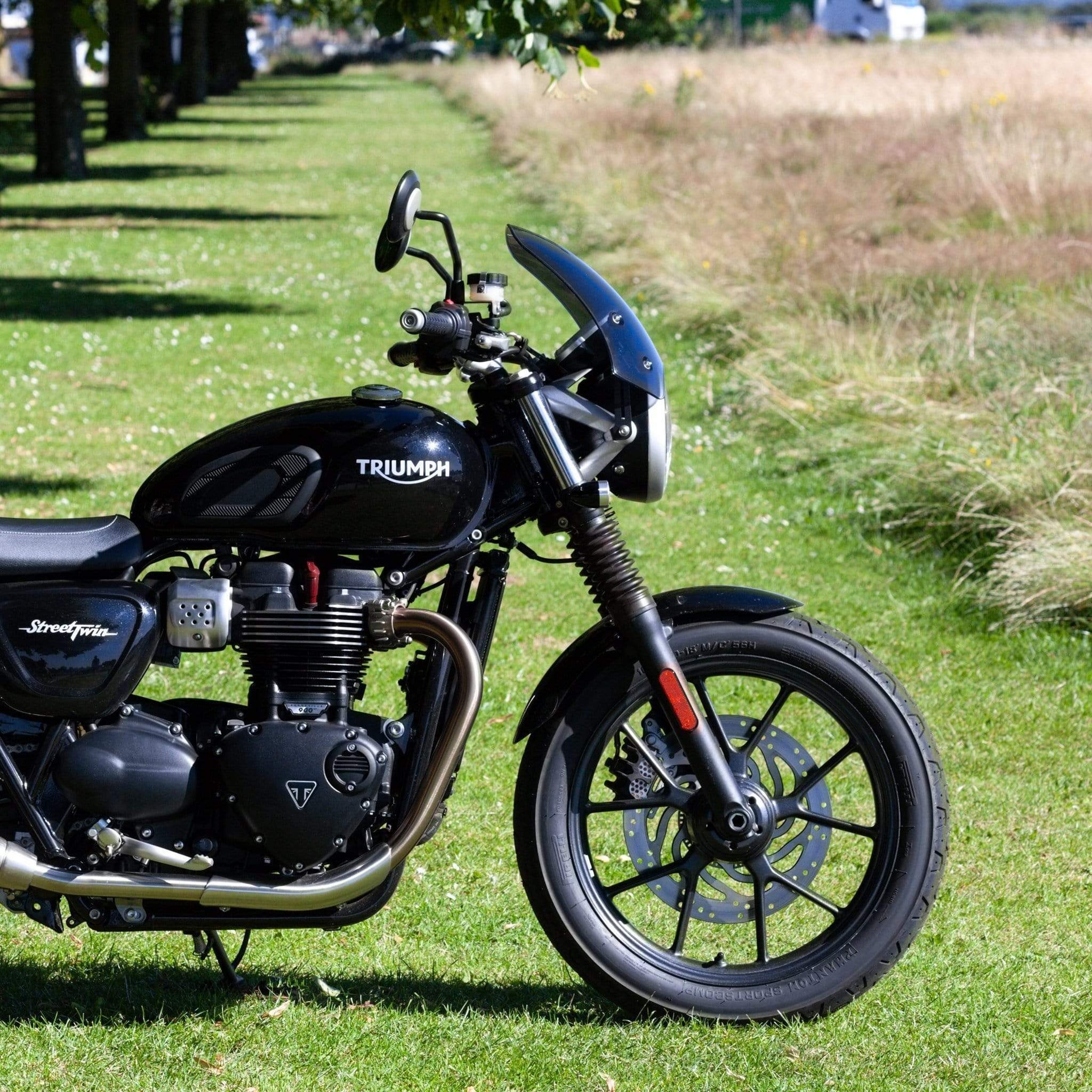 triumph street twin marlin windshield dart flyscreens custom accessories hd phone